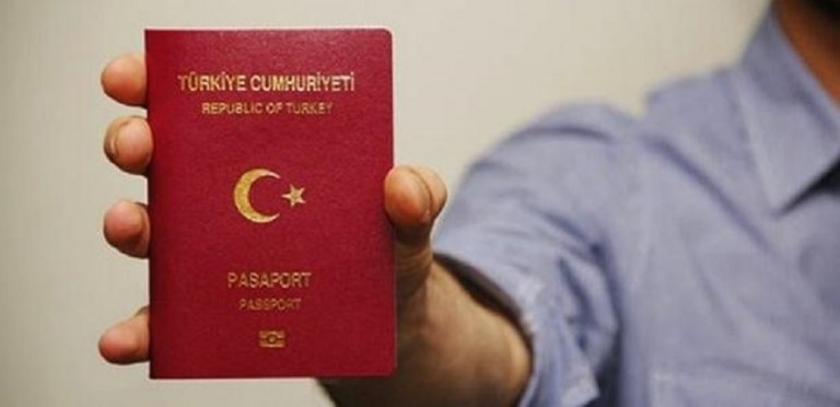 <b><span style='color:#bc2929;font-size:16px;'>Visafreiheit für Türken <br></span>Türkei: Pässe für visafreie EU-Reisen ab 2016</b>