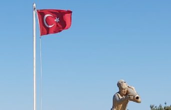 Bericht über Nationale Solidarität – Die Macht der Begriffe und die Grenze der Staatssprache