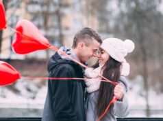 Körpersprache bei einem verliebten Mann: Die Signale