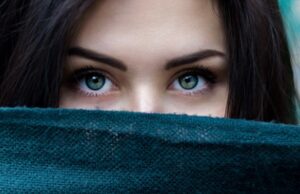 Wasserfeste vs. klassische Wimperntuschen im Vergleich: Die beste Wimperntusche richtig wählen