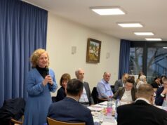 Traditionelles Iftar-Essen im Altenhilfezentrum