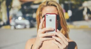 The Rise of „AI Slop“: How Content Farms are Flooding the Internet with Digital Junk