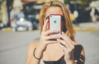 The Rise of „AI Slop“: How Content Farms are Flooding the Internet with Digital Junk