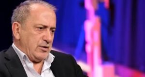 Journalist Fatih Altaylı zu über 4 Jahren Haft verurteilt