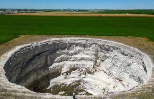 Türkei: Riesige Erdlöcher wegen Dürre und Grundwasserverbrauch