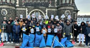„Saubere Umwelt – sauberes Herz“ Deutschlandweite Aktion: Muslime beseitigen Silvester-Müll