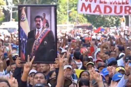 Maduro-Unterstützung: Tausende Venezolaner auf den Straßen