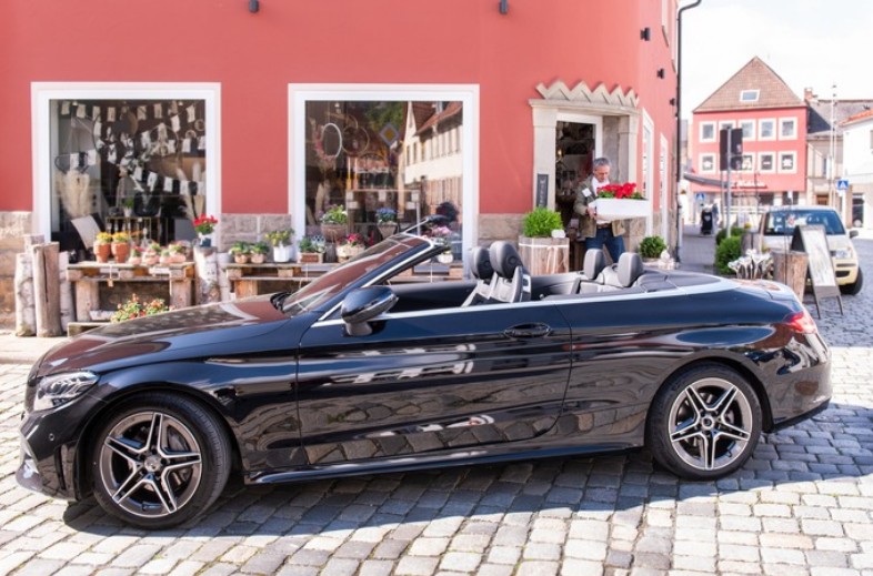 <b><span style='color:#bc2929;font-size:16px;'>Ratgeber <br></span>Cabrio: Mit geschlossenem Dach auf der sicheren Seite</b>