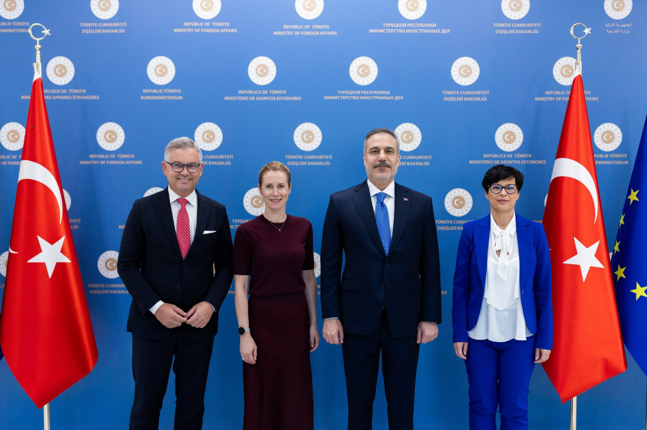 <b><span style='color:#bc2929;font-size:16px;'>Treffen in Ankara <br></span>Fidan stellt klar: EU-Mitgliedschaft bleibt strategisches Ziel der Türkei</b>