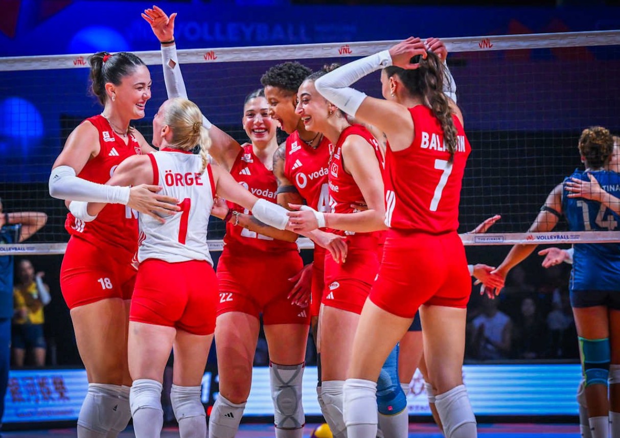 <b><span style='color:#bc2929;font-size:16px;'>VNL 2026 <br></span>Finalsieg: Erdogan gratuliert Volleyballerinnen</b>