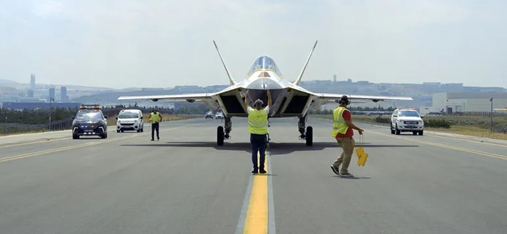<b><span style='color:#bc2929;font-size:16px;'>Türkischer Kampfjet <br></span>Analyse: Warum Israels Experten den KAAN beobachten</b>