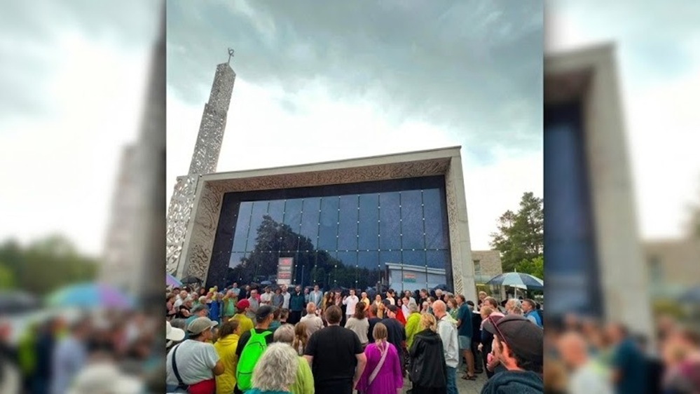 <b><span style='color:#bc2929;font-size:16px;'>Islam in Deutschland <br></span>Nach islamfeindlicher Tat: Hunderte solidarisieren sich mit Penzberger Moschee</b>