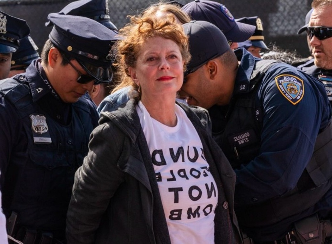 <b><span style='color:#bc2929;font-size:16px;'>UN-Generalversammlung <br></span>Anti-Netanjahu-Proteste: Oscar-Gewinnerin Susan Sarandon festgenommen</b>