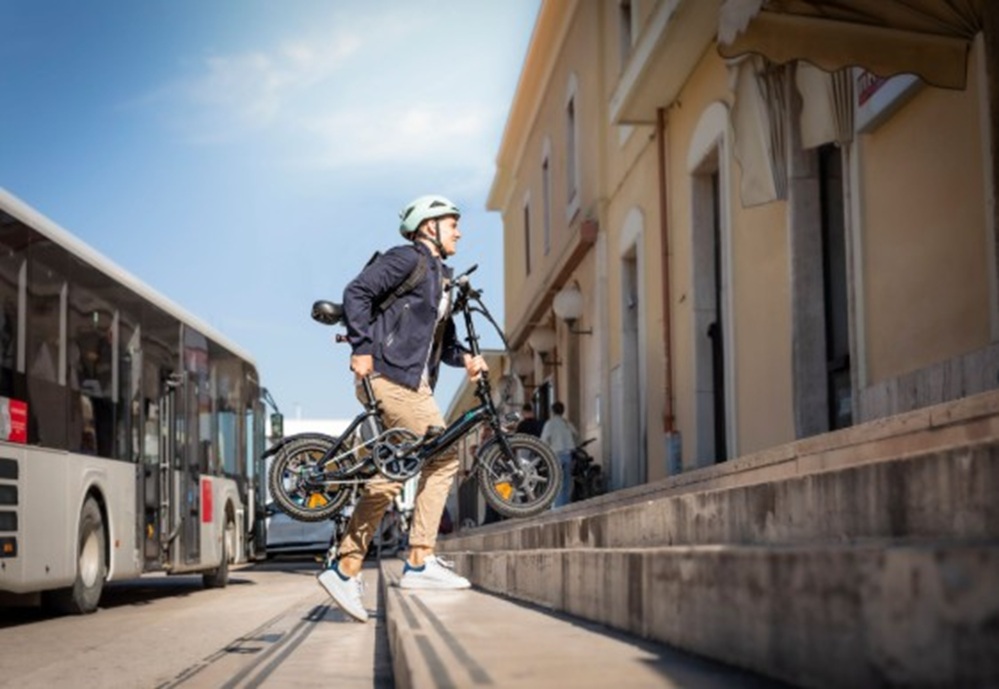 <b><span style='color:#bc2929;font-size:16px;'>Kompakte Mobilität <br></span>Mini-E-Bike im Alltag: Wann ein kleines Fahrrad die passende Lösung ist</b>