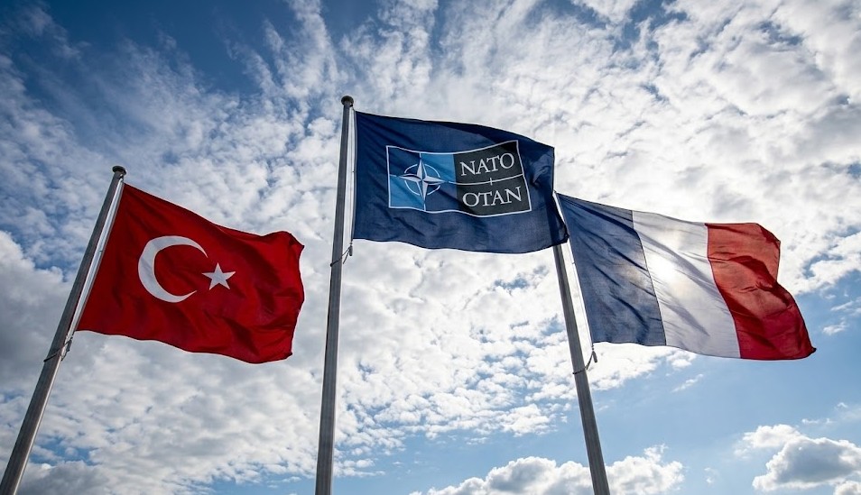 <b><span style='color:#bc2929;font-size:16px;'>NATO <br></span>Frankreich und Türkei blockieren neue NATO-Partnerschaften mit Armenien und Aserbaidschan</b>